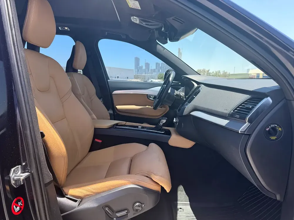 Volvo XC90 T6 R-Design Plus 2017 | GCC Specs | Low Mileage - Image 6