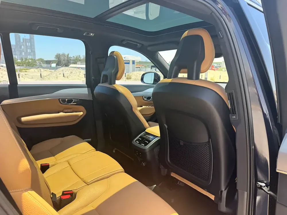 Volvo XC90 T6 R-Design Plus 2017 | GCC Specs | Low Mileage - Image 8