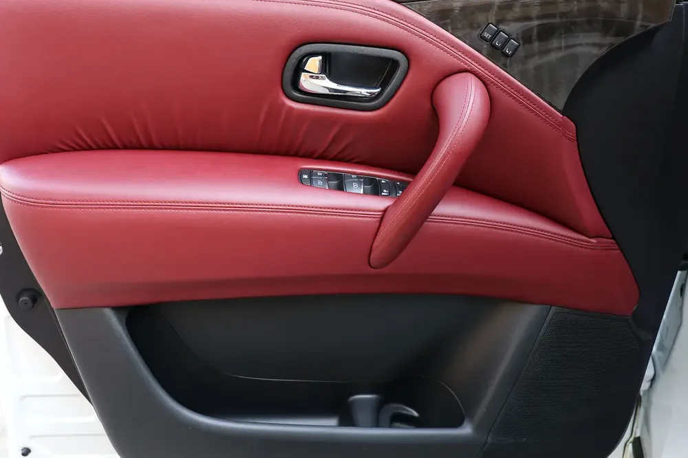PATROL V6 SE PLATINUM - GCC SPECS - PPF - WARRANTY AND SERVICE - ACCIDENT FREE - - Image 10