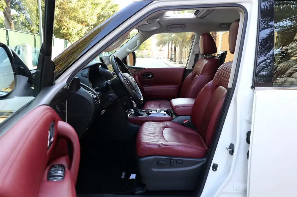PATROL V6 SE PLATINUM - GCC SPECS - PPF - WARRANTY AND SERVICE - ACCIDENT FREE - - Image 11