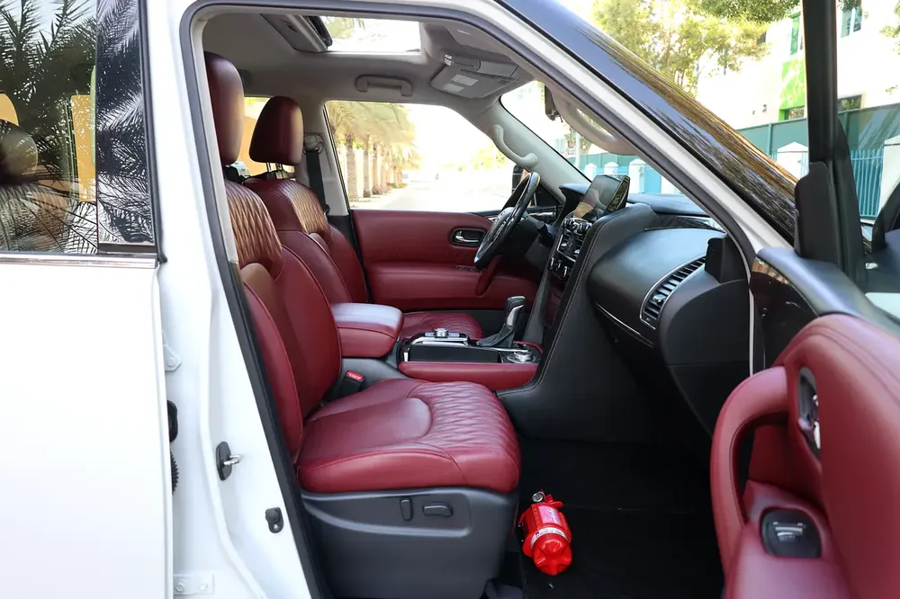 PATROL V6 SE PLATINUM - GCC SPECS - PPF - WARRANTY AND SERVICE - ACCIDENT FREE - - Image 17