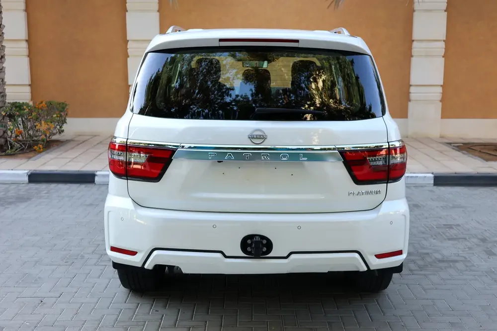 PATROL V6 SE PLATINUM - GCC SPECS - PPF - WARRANTY AND SERVICE - ACCIDENT FREE - - Image 8
