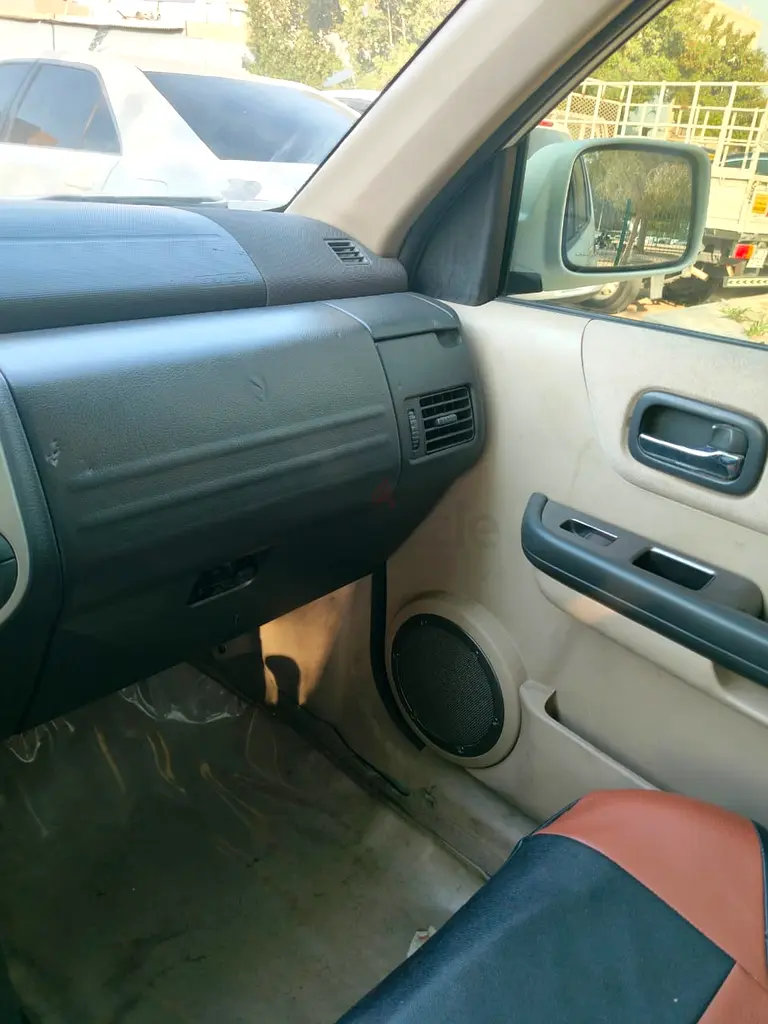 2012 NISSAN X-TRAIL - Image 8