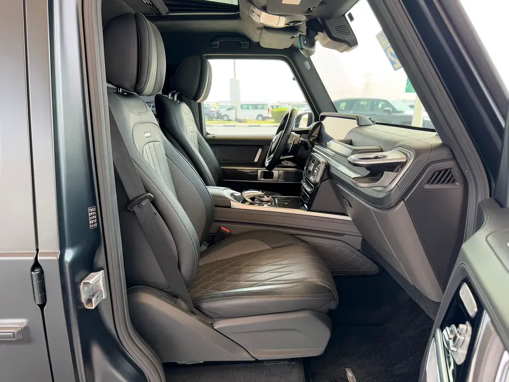 Mercedes-Benz G63 AMG V8 Mint Condition Car - Image 12