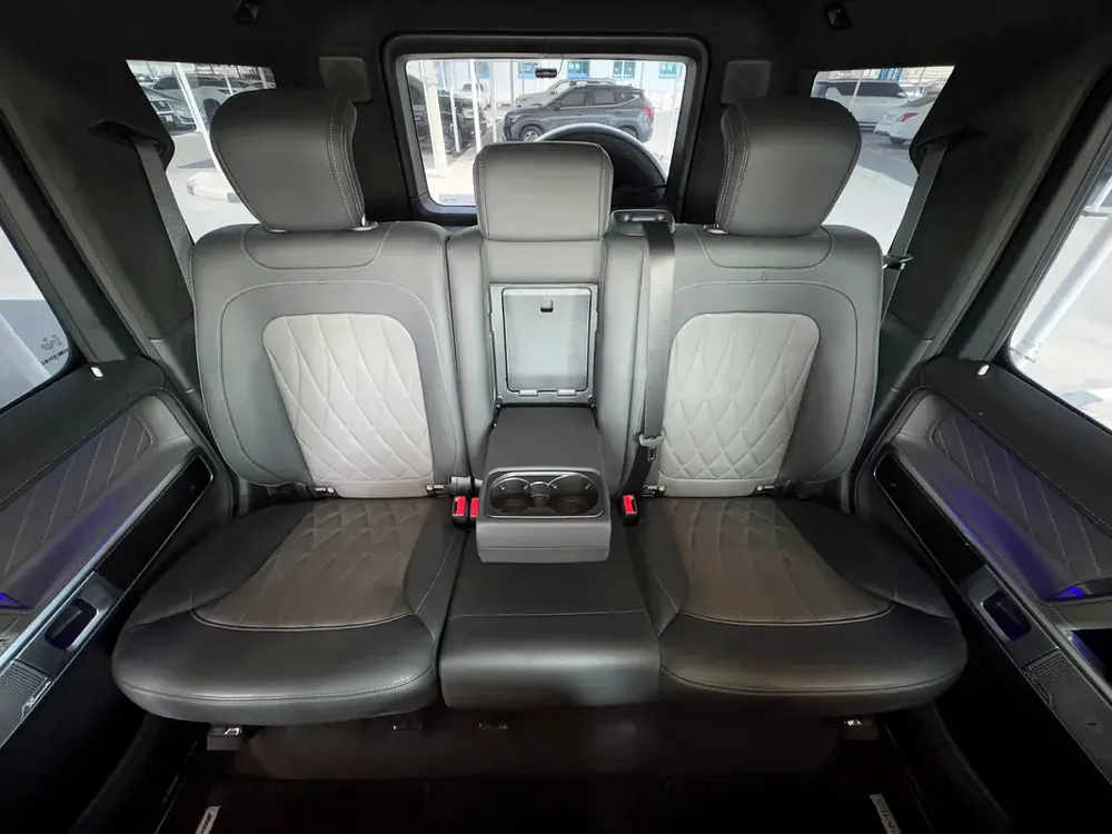 Mercedes-Benz G63 AMG V8 Mint Condition Car - Image 15