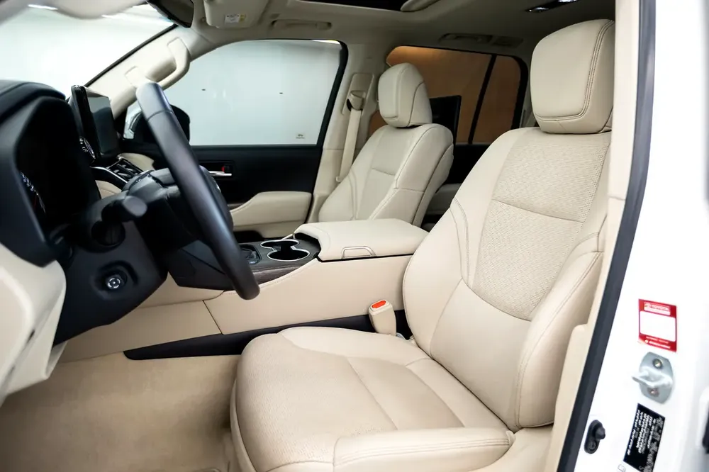 2024 Toyota Land Cruiser VXR - TWINN TURBO - GCC Specs - AS Brand New -WARRANTY - SERVICE -ONE OWNER - Image 17
