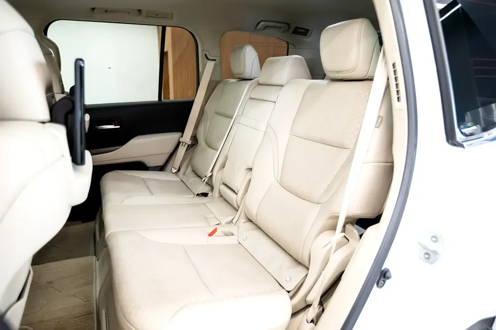 2024 Toyota Land Cruiser VXR - TWINN TURBO - GCC Specs - AS Brand New -WARRANTY - SERVICE -ONE OWNER - Image 19