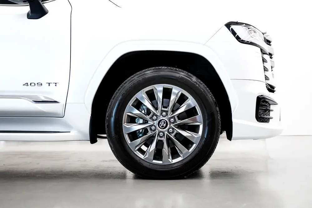 2024 Toyota Land Cruiser VXR - TWINN TURBO - GCC Specs - AS Brand New -WARRANTY - SERVICE -ONE OWNER - Image 20