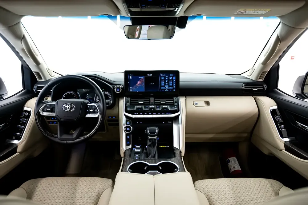 2024 Toyota Land Cruiser VXR - TWINN TURBO - GCC Specs - AS Brand New -WARRANTY - SERVICE -ONE OWNER - Image 7