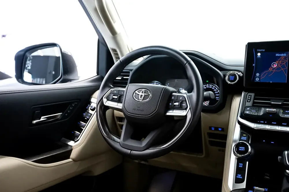 2024 Toyota Land Cruiser VXR - TWINN TURBO - GCC Specs - AS Brand New -WARRANTY - SERVICE -ONE OWNER - Image 9