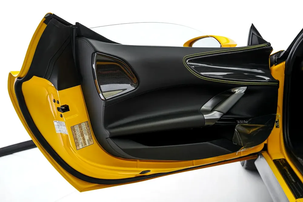 SF90 SPIDER ASSETTO FIORANO | FULL CARBON INTERIOR AND EXTERIOR | SERVICE SEP 2029 - Image 12
