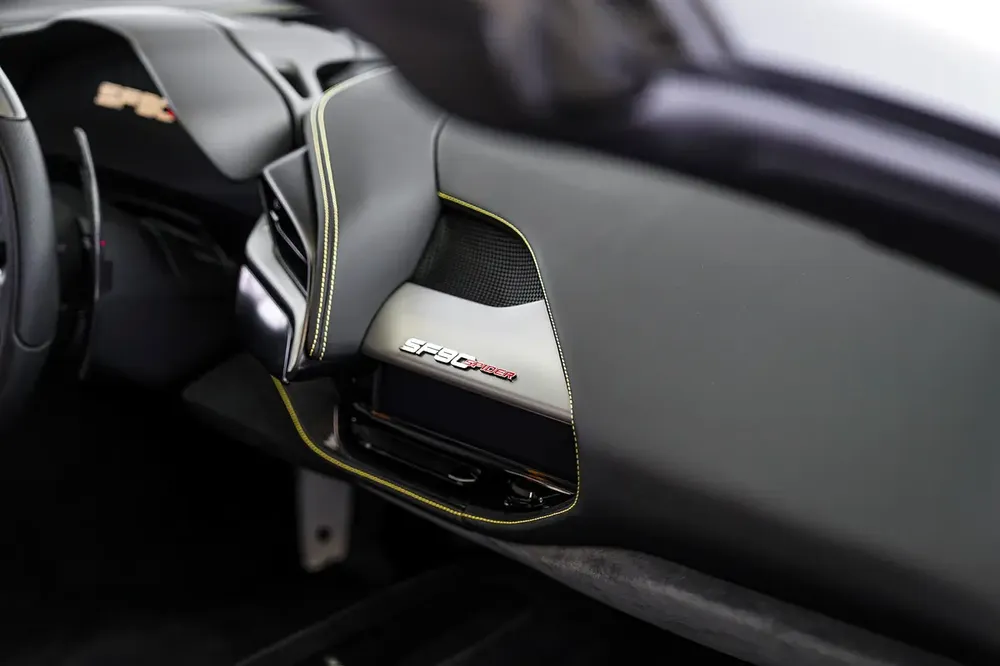 SF90 SPIDER ASSETTO FIORANO | FULL CARBON INTERIOR AND EXTERIOR | SERVICE SEP 2029 - Image 15