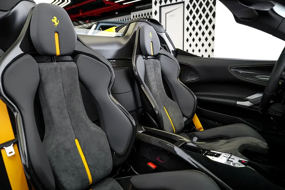 SF90 SPIDER ASSETTO FIORANO | FULL CARBON INTERIOR AND EXTERIOR | SERVICE SEP 2029 - Image 17