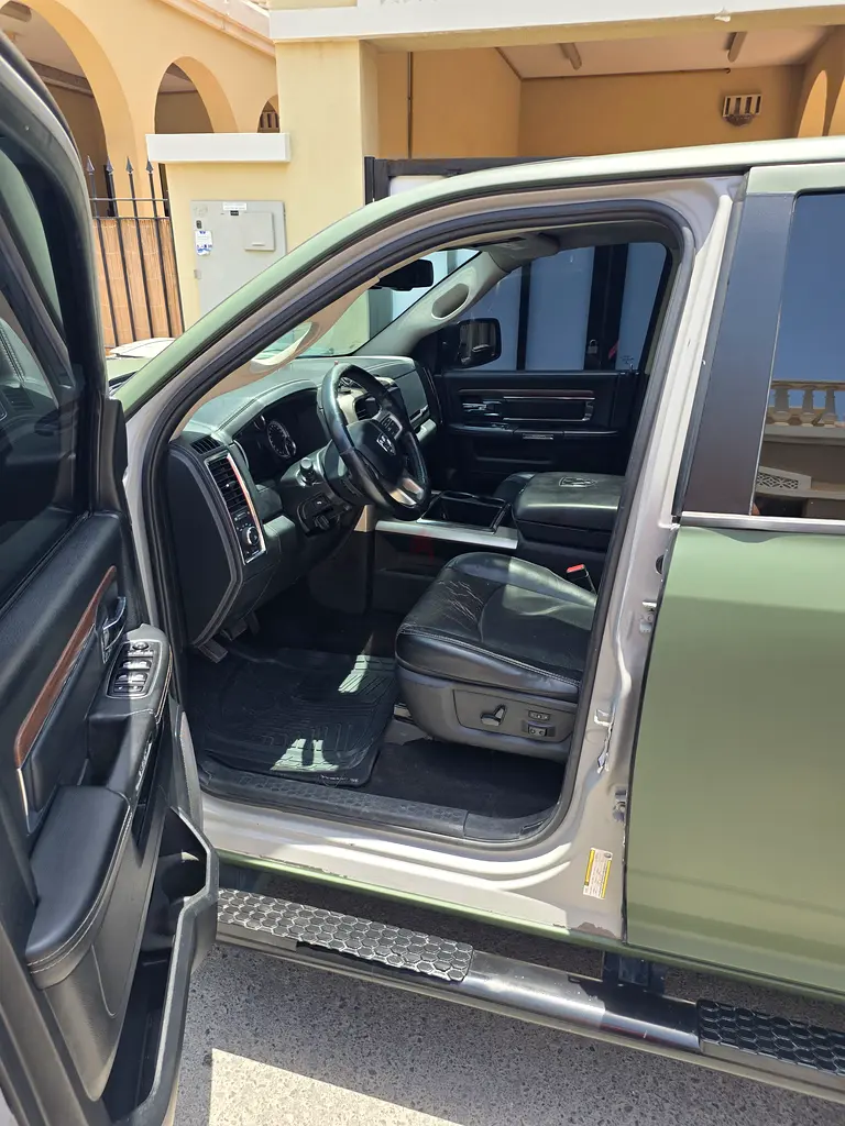 Dodge Ram 1500 Laramie 2014 | Canadian Specs | Well Maintained - Image 5