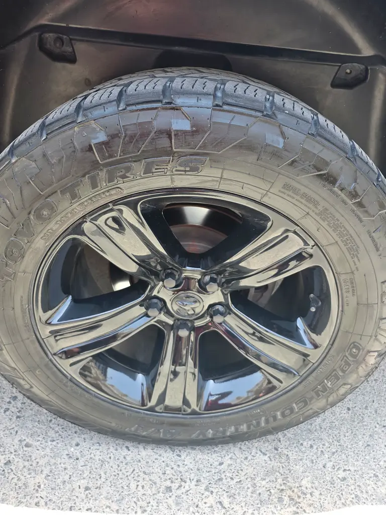 Dodge Ram 1500 Laramie 2014 | Canadian Specs | Well Maintained - Image 6