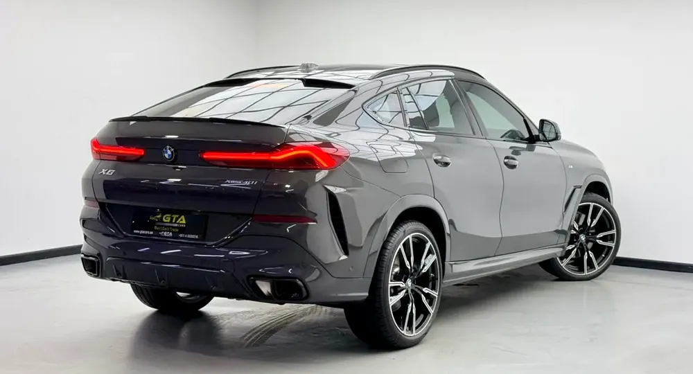 2025 BMW X6 xDrive40i M-Sport, 2030 BMW Warranty + Service Pack, Full BMW Service History, GCC - Image 4
