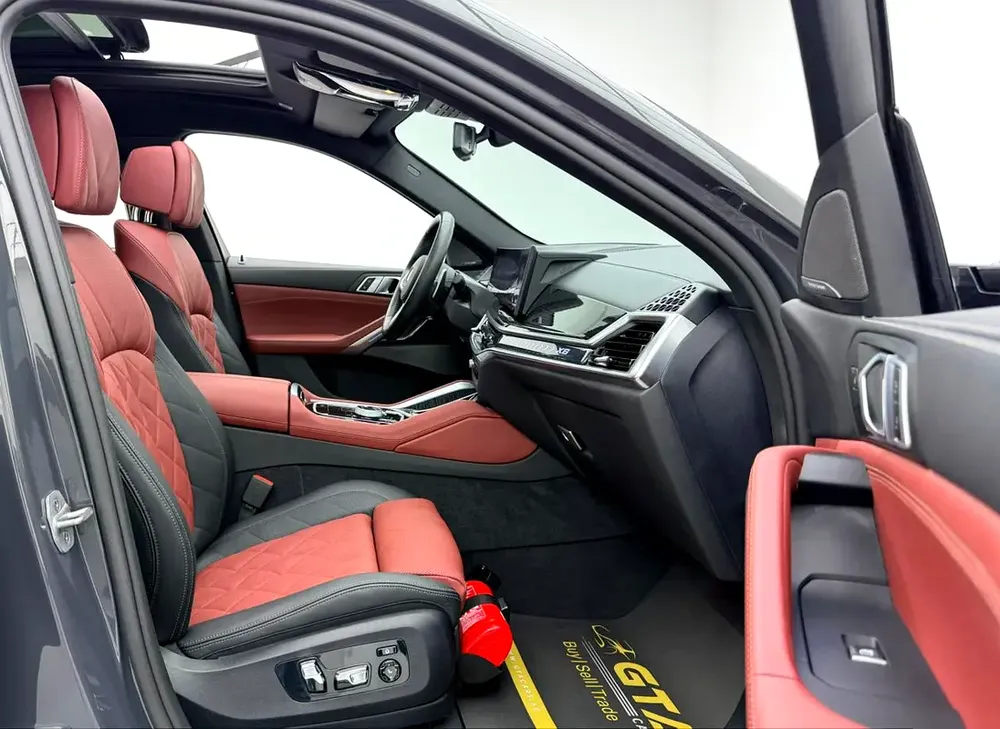 2025 BMW X6 xDrive40i M-Sport, 2030 BMW Warranty + Service Pack, Full BMW Service History, GCC - Image 9