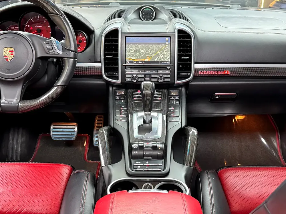 Porsche Cayenne Turbo 2013 | GCC Specs | Low Mileage | High Option - Image 10