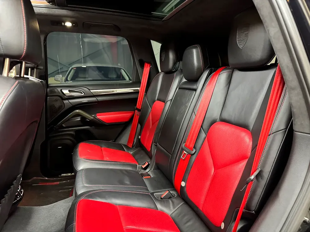 Porsche Cayenne Turbo 2013 | GCC Specs | Low Mileage | High Option - Image 14
