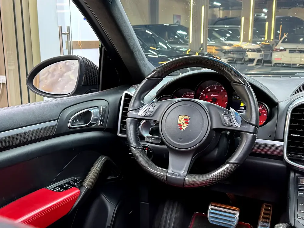 Porsche Cayenne Turbo 2013 | GCC Specs | Low Mileage | High Option - Image 9