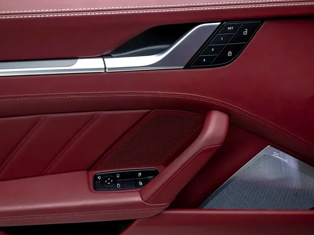 2022 | Porsche | 911 | Turbo S With Upgraded Akrapovic Titanium Exhaust | GCC Spec - Image 18