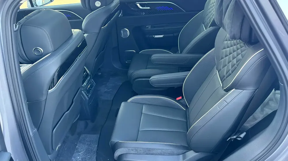 Hongqi E-Hs9 Flagship 6 VIP Seats Brand New 2023 model - Image 11