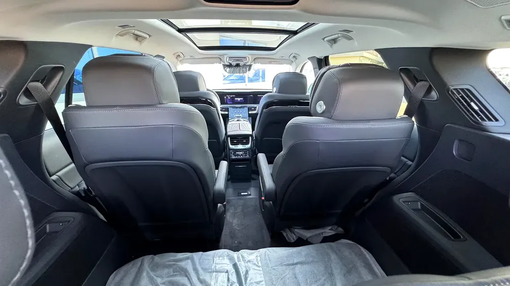 Hongqi E-Hs9 Flagship 6 VIP Seats Brand New 2023 model - Image 17