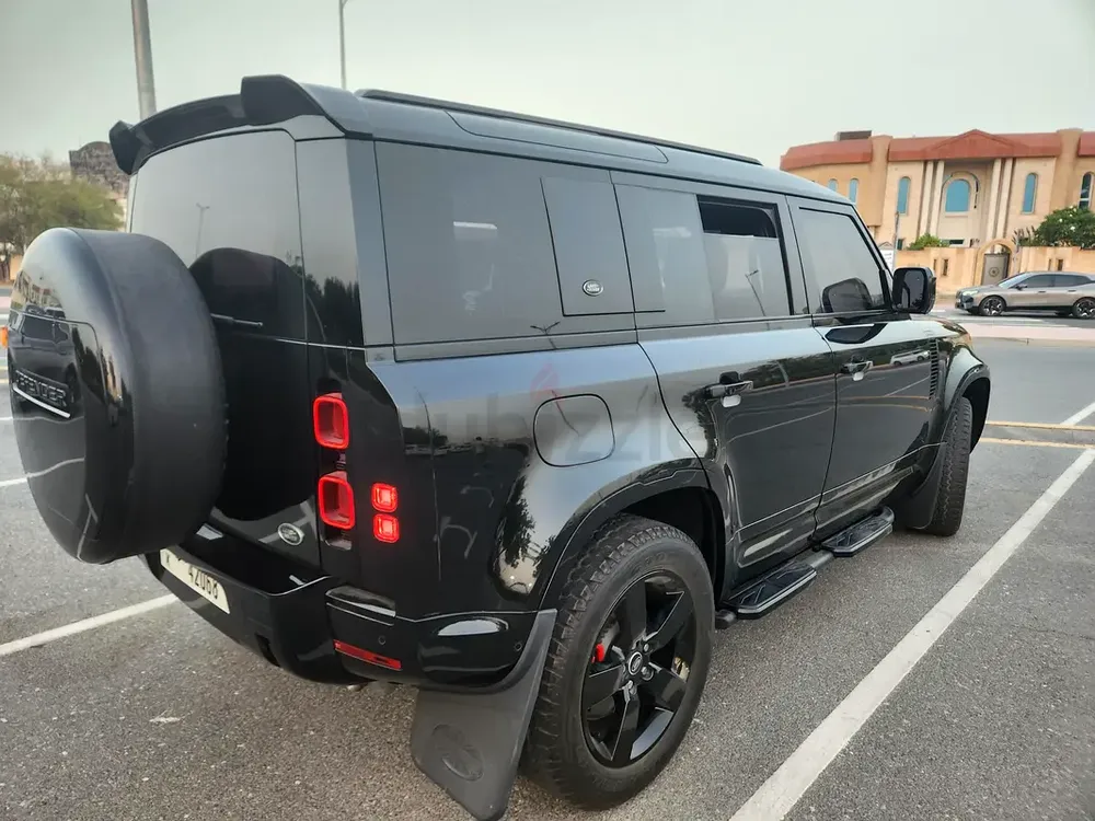 2023 Land Rover Defender 110 HSE P400 - Pristine Condition - Image 6