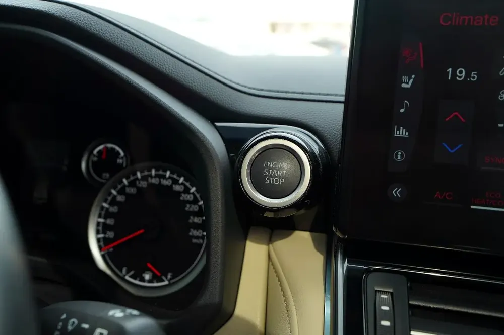 Toyota Land Cruiser GXR 2022 - 3.5 Ltr 409tt - GCC Specs - Al Futtaim Warranty -Pristine Condition - Image 10