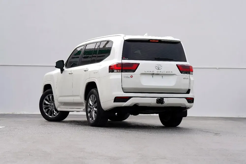 Toyota Land Cruiser GXR 2022 - 3.5 Ltr 409tt - GCC Specs - Al Futtaim Warranty -Pristine Condition - Image 4