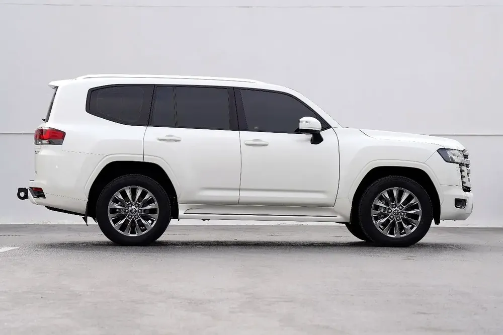 Toyota Land Cruiser GXR 2022 - 3.5 Ltr 409tt - GCC Specs - Al Futtaim Warranty -Pristine Condition - Image 5