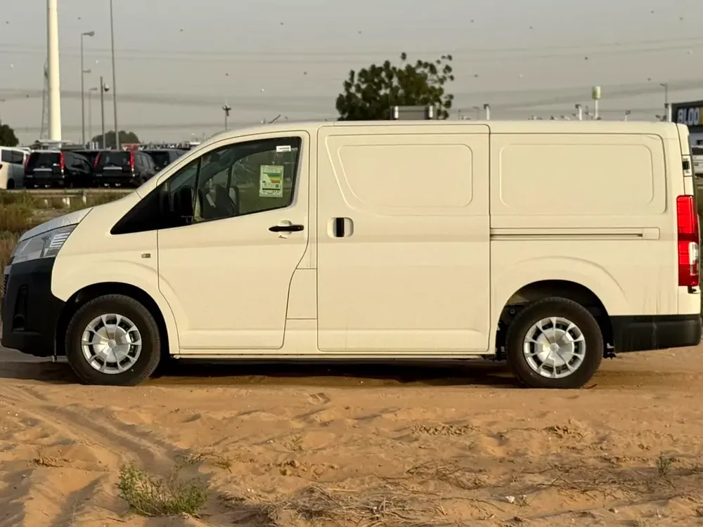 Toyota Hiace Panel 2025 - GCC Specs - Brand New - Image 13