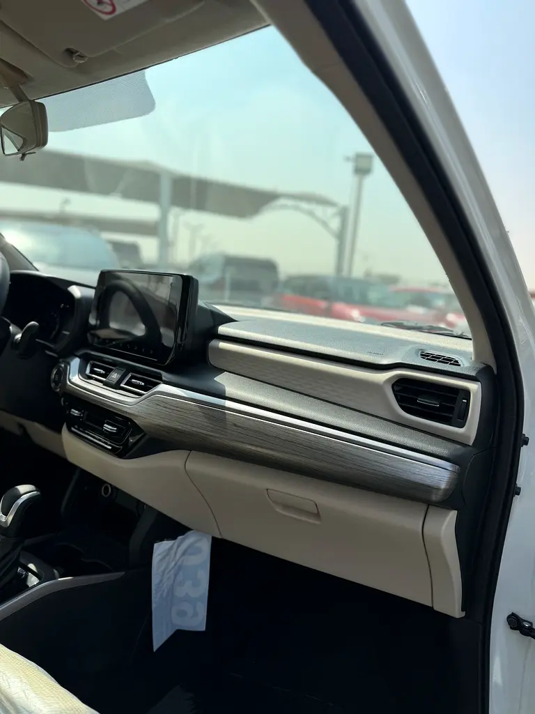 2026 Brand New GCC , GLX , Patrol ,Mild Hybrid - Image 8