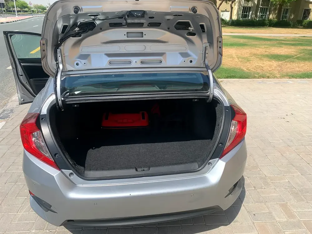 Honda Civic 2.0 EX 2016 Model GCC Specs In Perfect Condition - Image 8