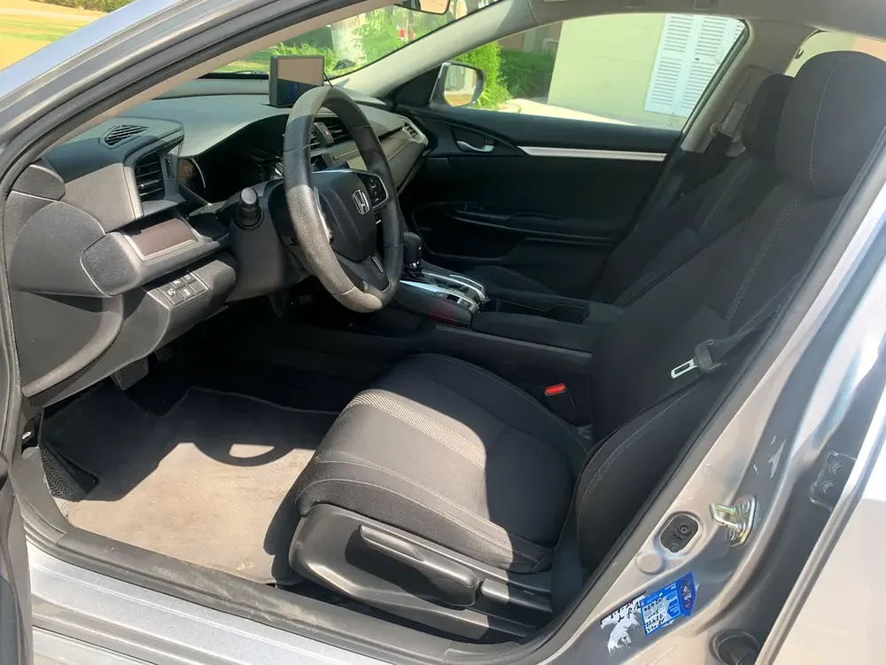 Honda Civic 2.0 EX 2016 Model GCC Specs In Perfect Condition - Image 9