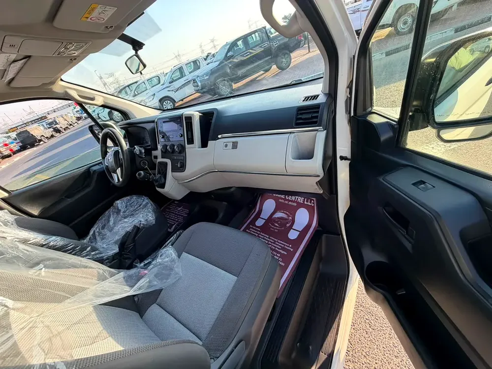 2020 Toyota Hiace 3.5L V6 GCC- Passenger - Patrol - Manual - 13 Seater - No Accident - Image 12