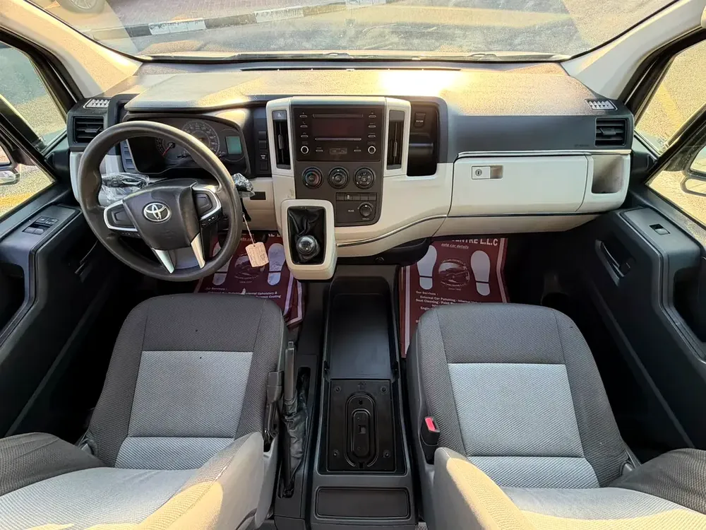 2020 Toyota Hiace 3.5L V6 GCC- Passenger - Patrol - Manual - 13 Seater - No Accident - Image 13