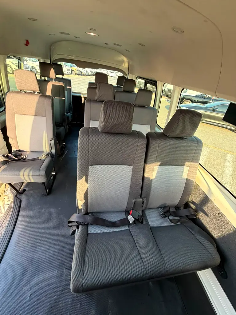 2020 Toyota Hiace 3.5L V6 GCC- Passenger - Patrol - Manual - 13 Seater - No Accident - Image 14