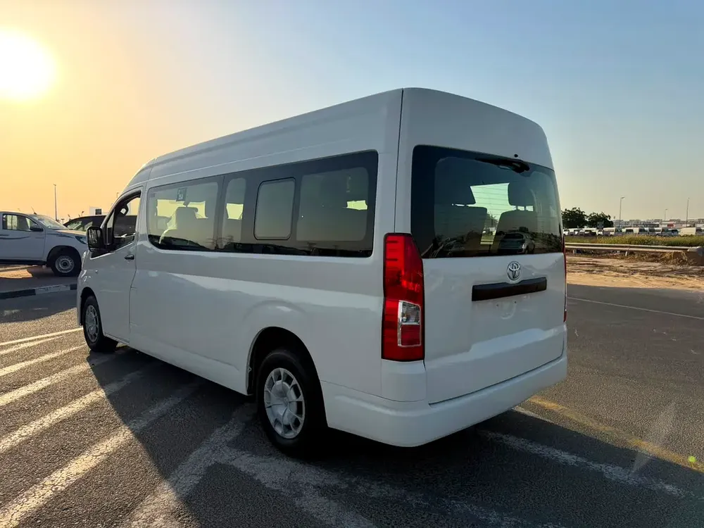 2020 Toyota Hiace 3.5L V6 GCC- Passenger - Patrol - Manual - 13 Seater - No Accident - Image 5