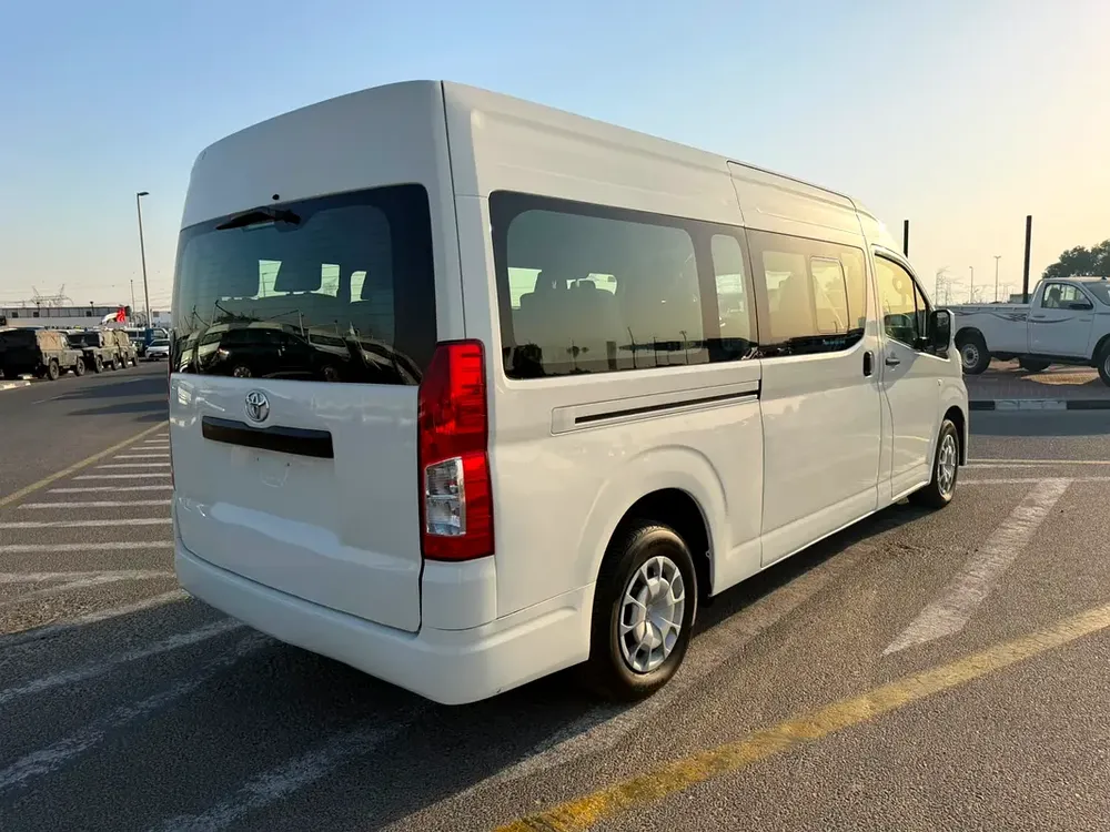 2020 Toyota Hiace 3.5L V6 GCC- Passenger - Patrol - Manual - 13 Seater - No Accident - Image 7