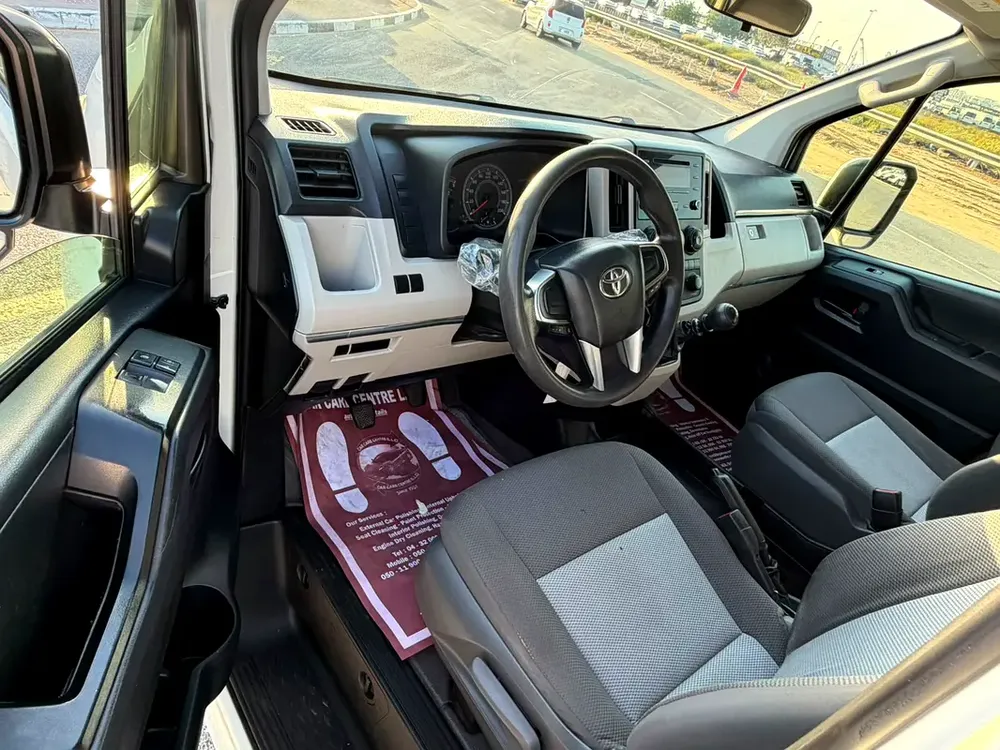 2020 Toyota Hiace 3.5L V6 GCC- Passenger - Patrol - Manual - 13 Seater - No Accident - Image 9