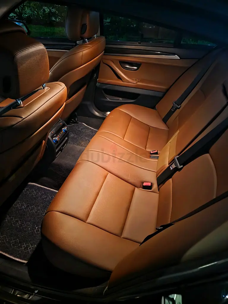BMW 5-Series 530i 2013 GCC Specs - Excellent Condition - Image 13