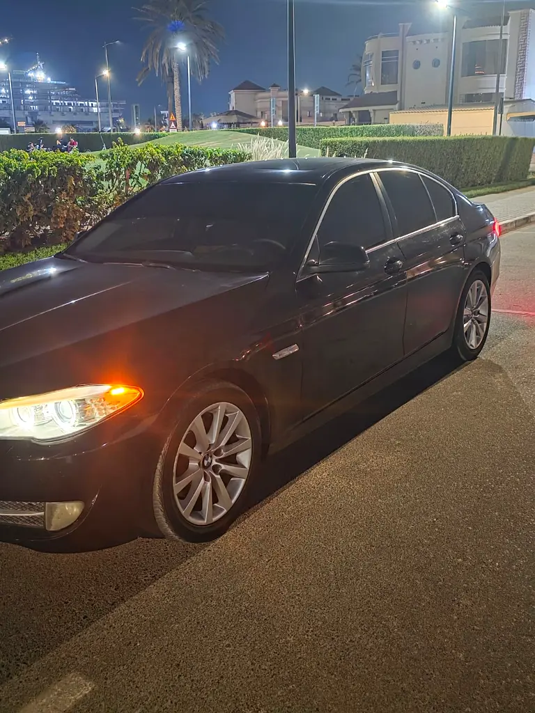 BMW 5-Series 530i 2013 GCC Specs - Excellent Condition - Image 4
