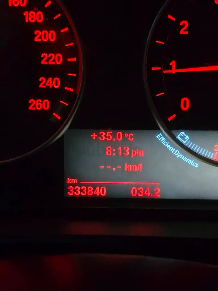 BMW 5-Series 530i 2013 GCC Specs - Excellent Condition - Image 6