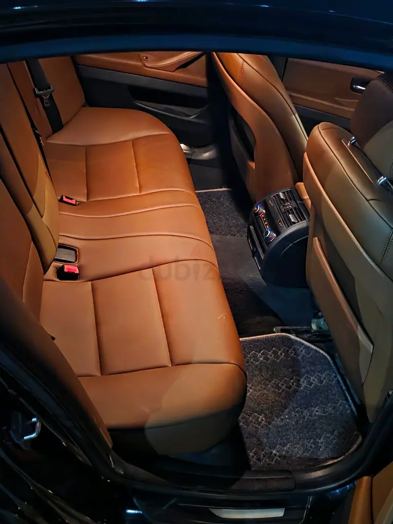 BMW 5-Series 530i 2013 GCC Specs - Excellent Condition - Image 9
