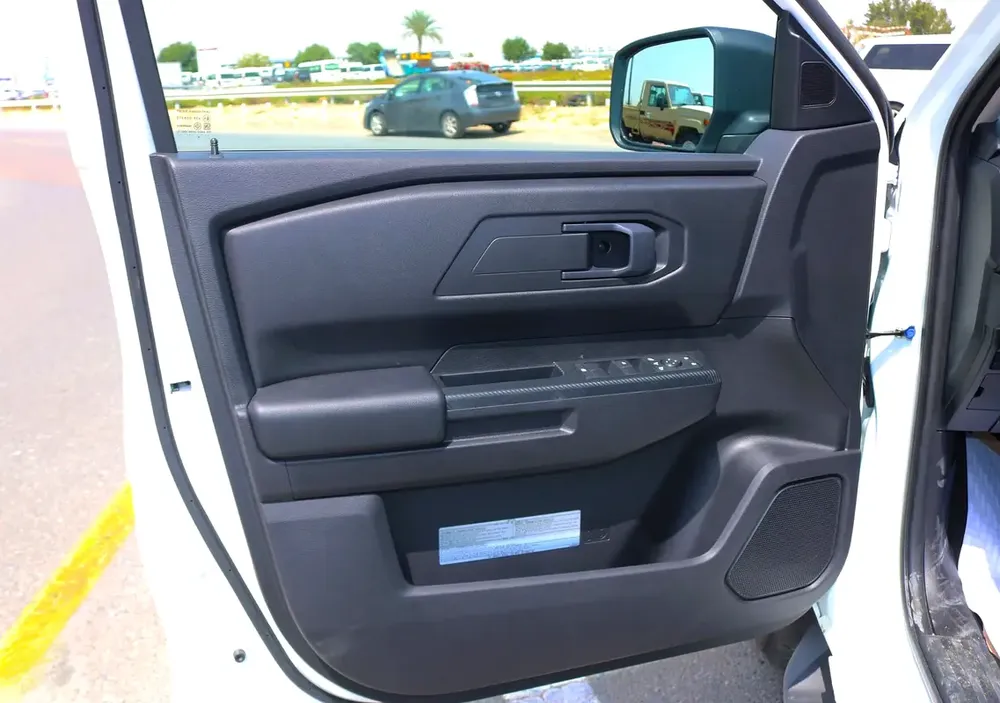 Mitsubishi L200 2026 MT Petrol GCC Specs Brand New - Image 9