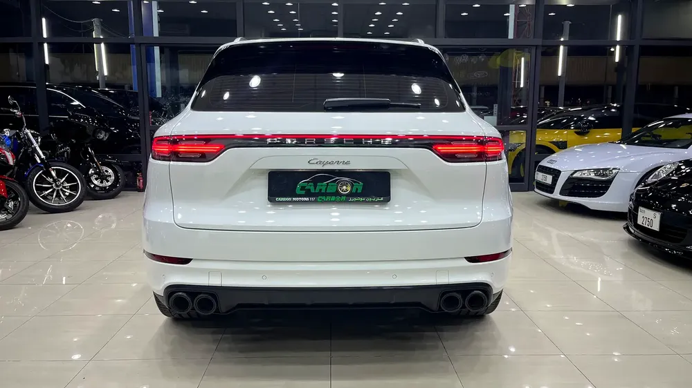 Porsche Cayenne 2018 Standard GCC Specs Full service history Original paint - Image 9