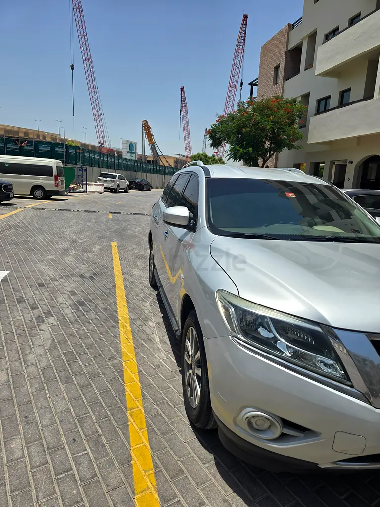 Nissan Pathfinder Midnight Edition 2015 GCC Specs - Image 4