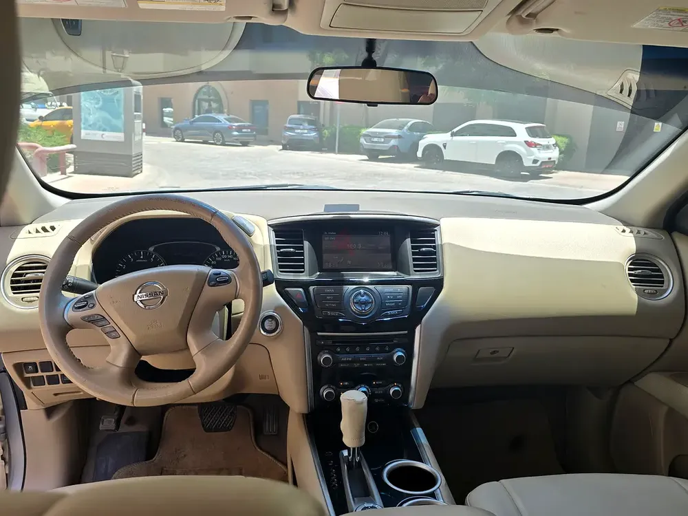 Nissan Pathfinder Midnight Edition 2015 GCC Specs - Image 5
