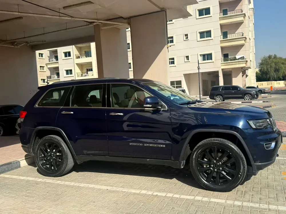 Jeep Grand Cherokee - Image 10